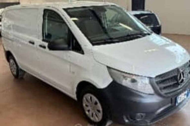 Mercedes-Benz Vito 114 CDI LONG 4X4 CAMBIO AUT + GANCIO TRAINO