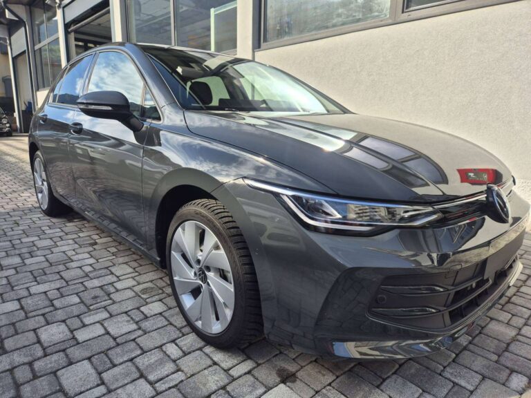 Volkswagen Golf VIII 1.5 ETSI LIFE – CAMBIO AUTOMATICO – OK NEOPATENTATI