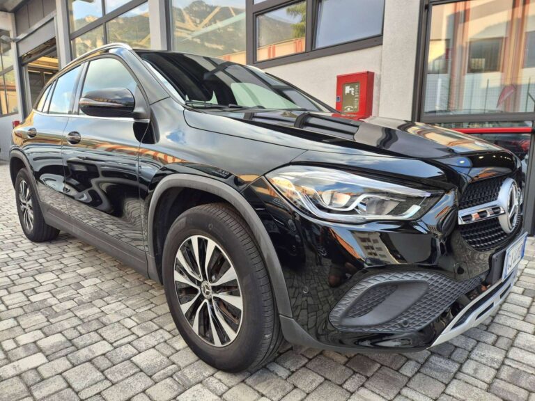 Mercedes-Benz GLA 200 Premium 4matic auto